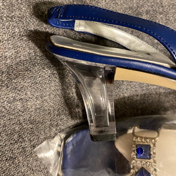 NIBag Annie blue kitten heel 6 1/2M - Picture 6 of 7